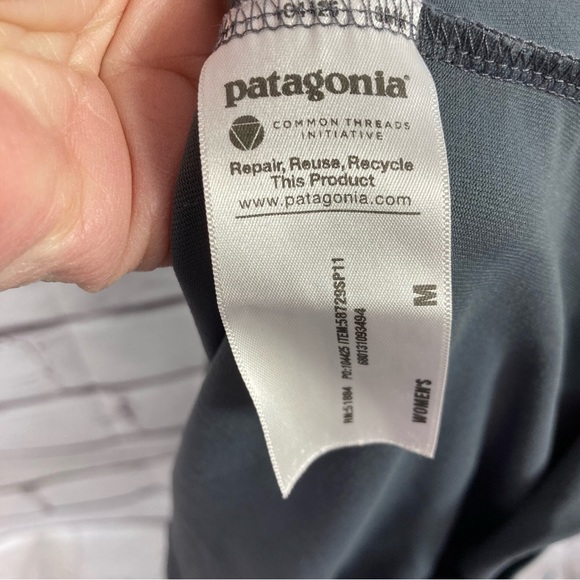 PATAGONIA Womens Bandha Dress Gray Twist Front Cap Sleeves Stretch SZ M Qck Dry - Picture 6 of 8